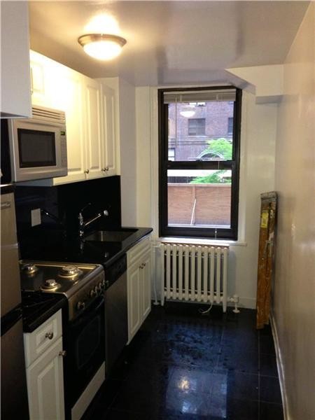 Primary Photo - 229 Park Ave S
