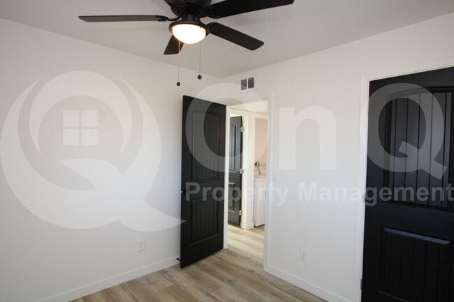 Building Photo - 745 W McMurray Blvd