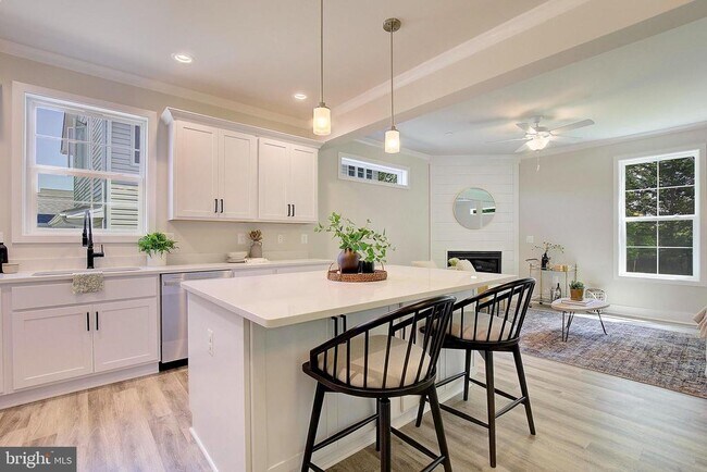 Foto del edificio - 434 Maple Leaf Dr