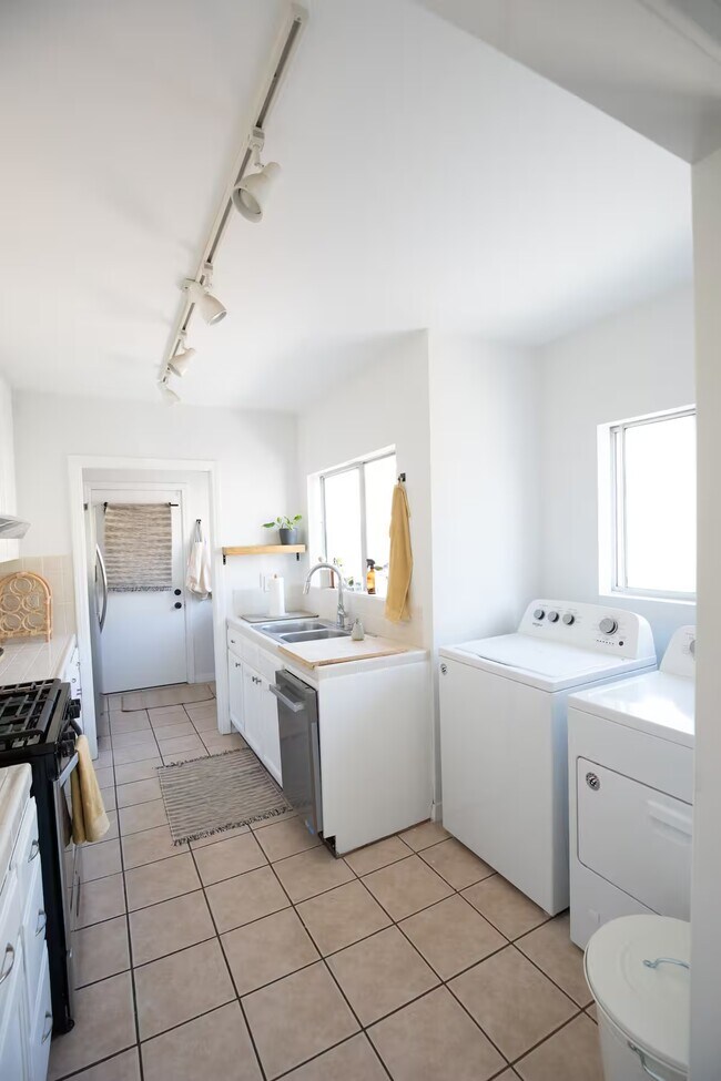 Foto del edificio - 4018 Higuera St