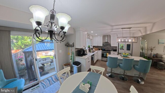 Building Photo - 16883 Toms River Loop