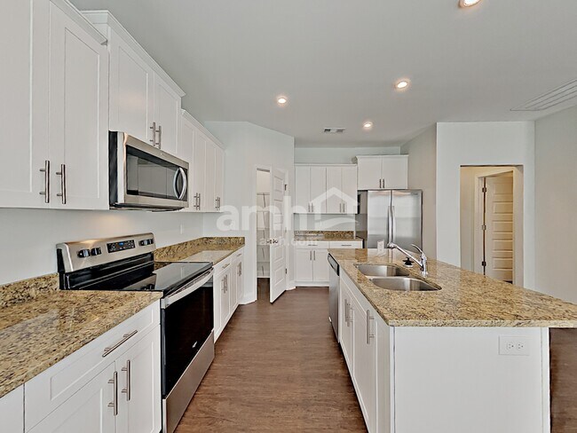 Foto del edificio - 5520 Central Grove Sq