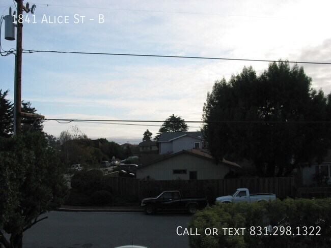 Building Photo - upstairs cottage - private, great location