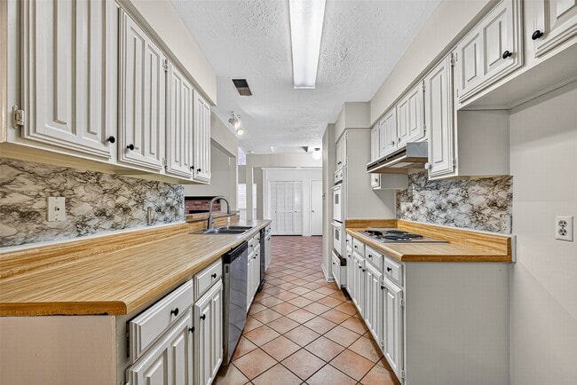 Foto del edificio - 812 Fleetwood Pl Dr