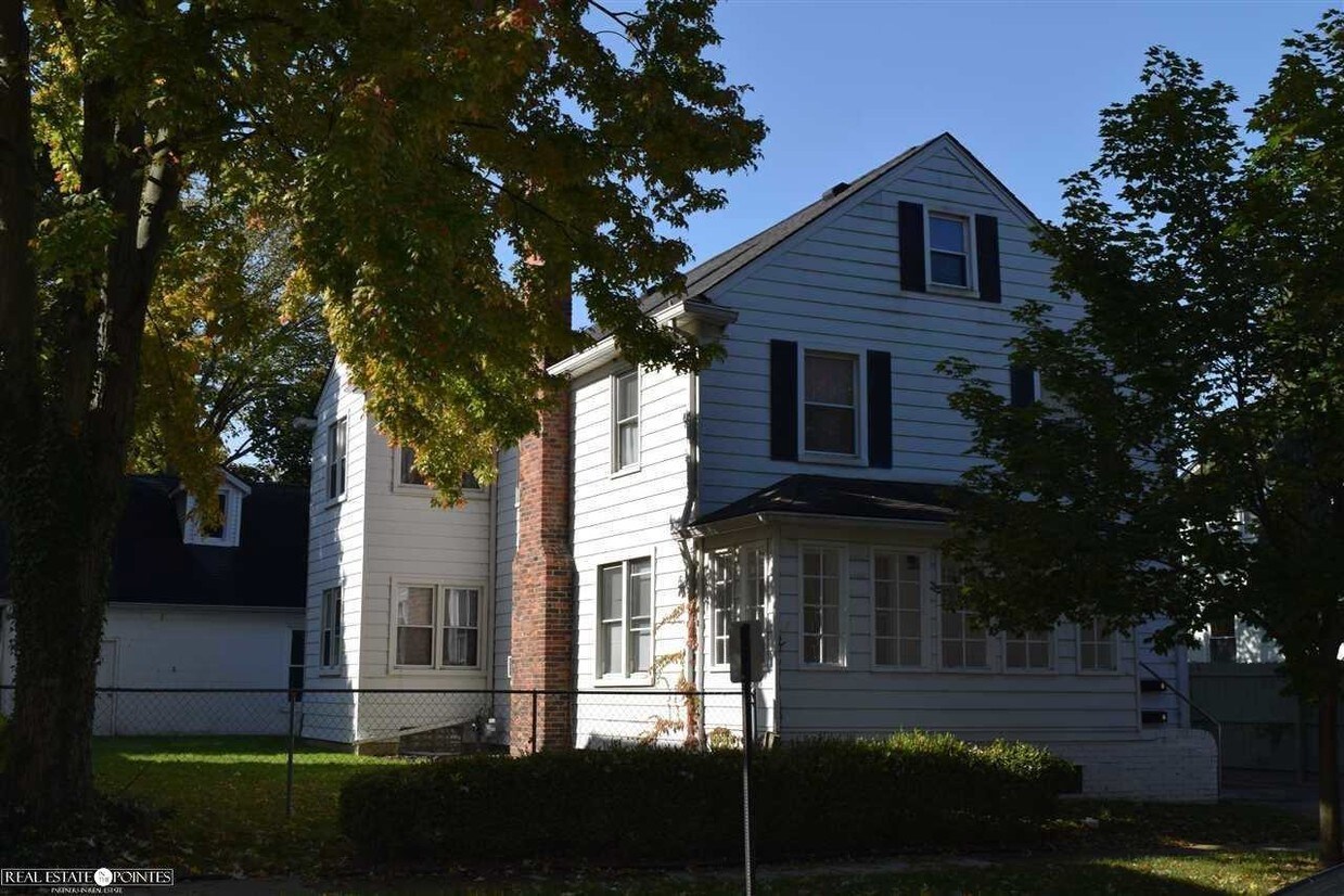 Primary Photo - 131 Muir Rd
