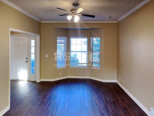 Foto del edificio - 2339 Surrey Ln