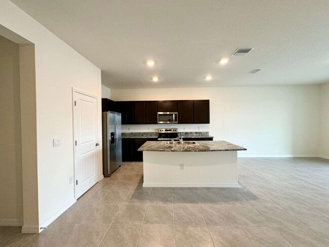 Building Photo - 33031 Tulip Petal Ln