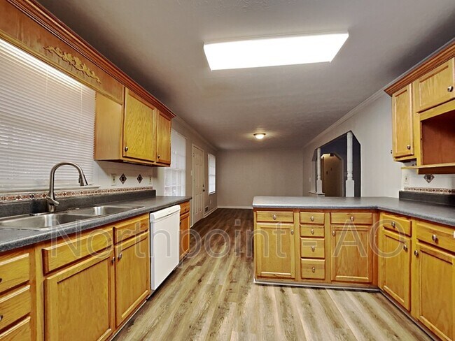 Building Photo - 761 Verde Dr