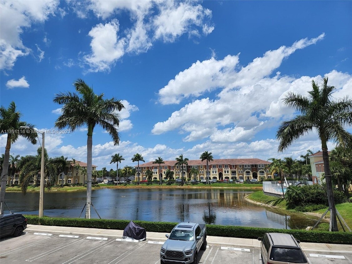 10800 NW 88th Terrace Unit 203, Doral, FL 33178 Condo for Rent in