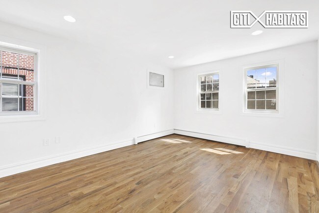 Building Photo - 393 E 49th St