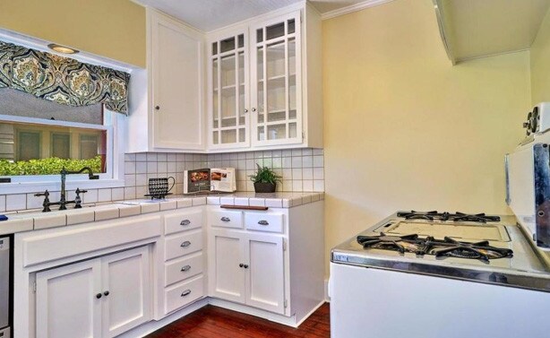 Kitchen - 847 S Los Robles Ave