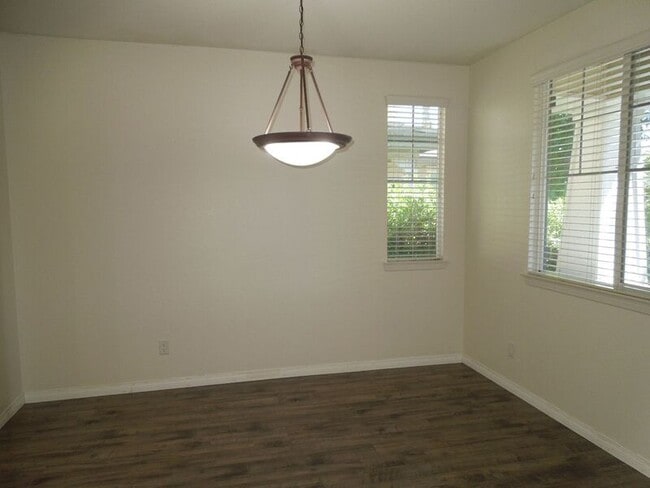 Building Photo - 38295 Encanto Rd