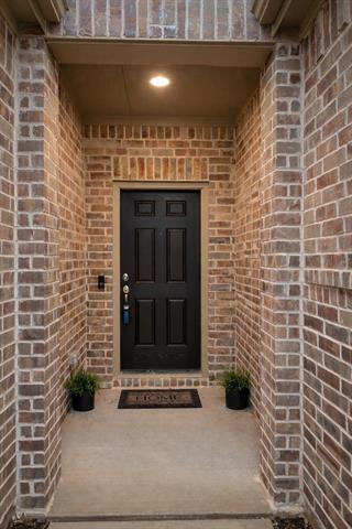 Building Photo - 1604 Sawyer Dr