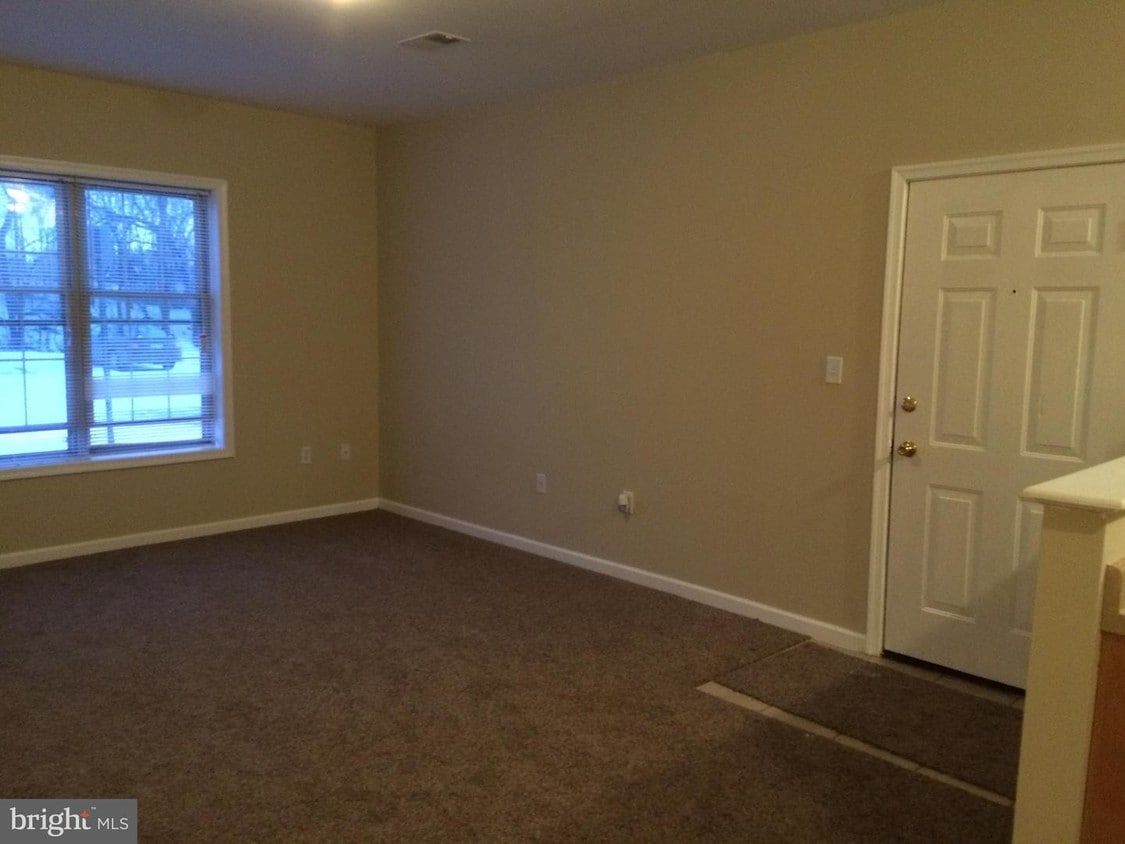 730 Bassett Dr Unit 2D, Chambersburg, PA 17201 Room for Rent in