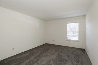 Building Photo - Huntleigh Woods