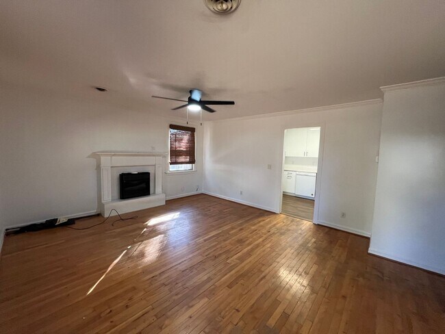 Foto del edificio - Charming 2 bedroom/ 1 Bath home minutes to Downtown Franklin, dog friendly, fenced yard