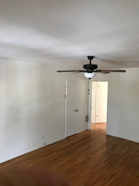 loving room toward hall - 12000 Lamanda St