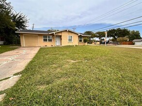Building Photo - 3601 Aloha Cir