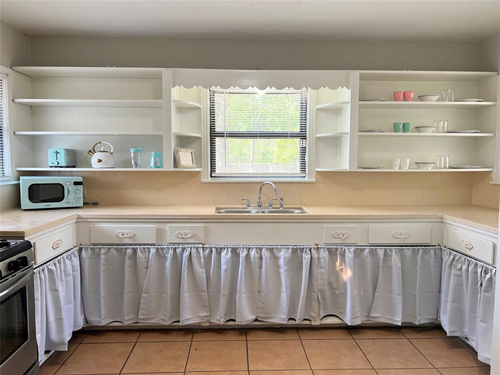 Foto principal - 7357 Brace St