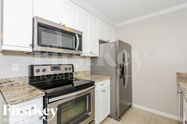 Foto del edificio - 9217 Pomelo Rd E