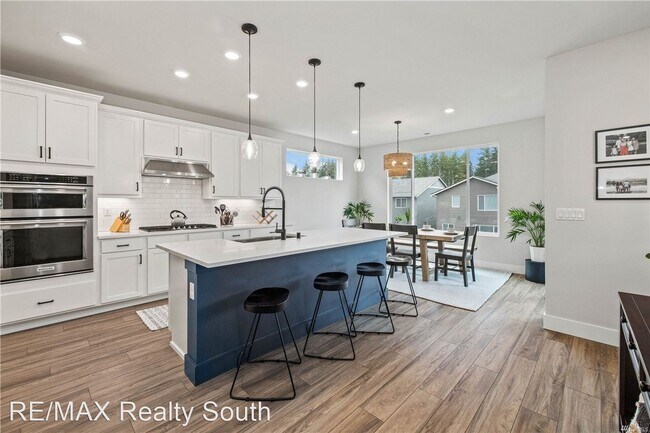 Building Photo - 4 br, 3 bath House - 33235 Glacier Ave SE,...