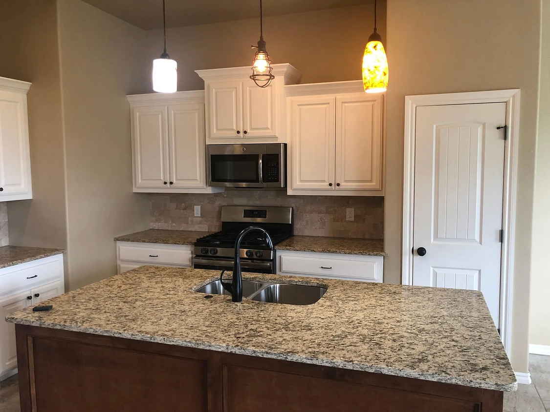 Foto principal - 1328 Eagle Dr