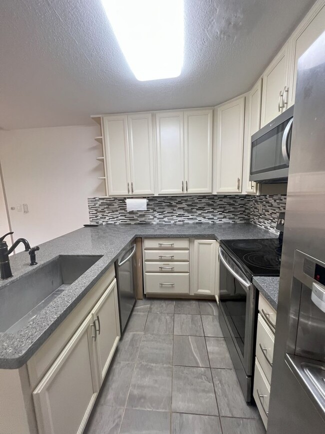 Building Photo - Wapio Gentry 3 bedroom 2 bath single famil...
