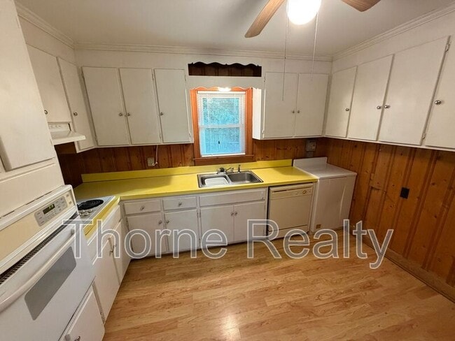 Building Photo - 6831 West Mount Drive