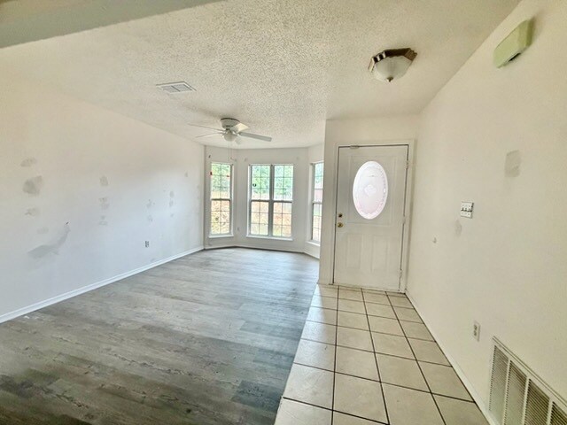 Building Photo - 963 Claeven Cir