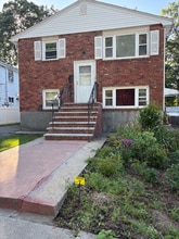 Building Photo - 131 Itasca St