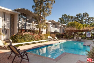 Building Photo - 4804 La Villa Marina