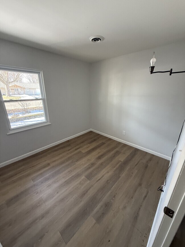 Foto del edificio - 5502 Council Ring Blvd