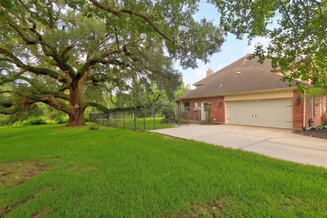 Foto del edificio - 108 Oak Creek Ln
