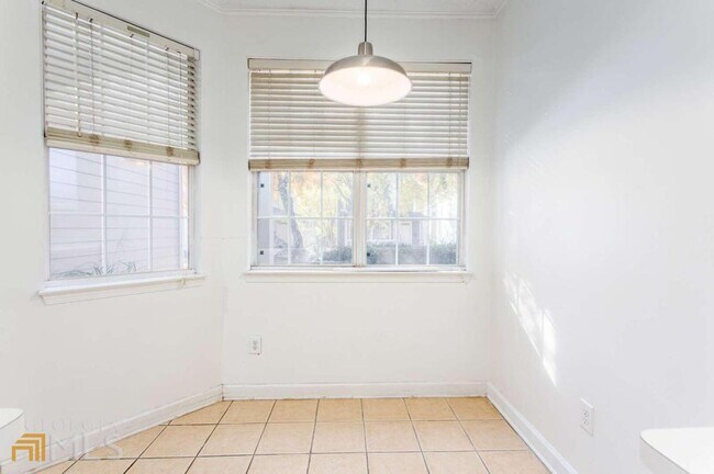 Building Photo - 84 Hammock Pl SE