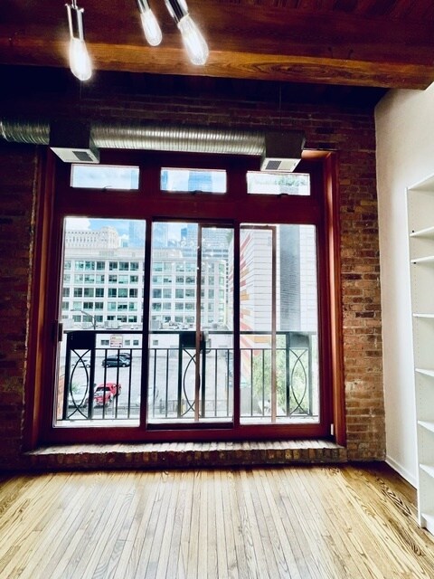 Building Photo - 360 W Illinois St
