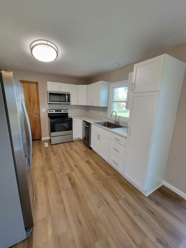 Building Photo - 515 Maddox Dr
