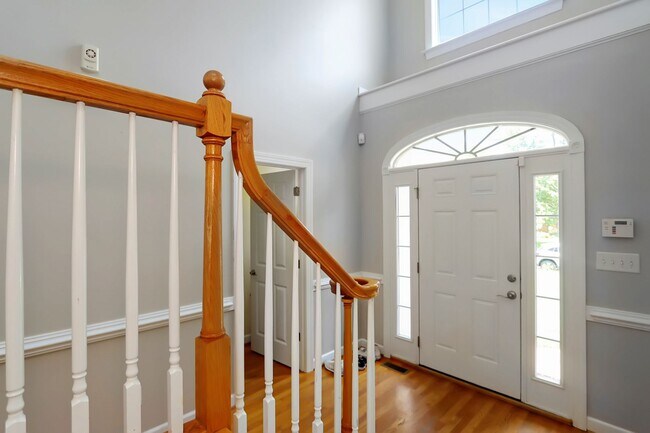Building Photo - 102 Collington Run