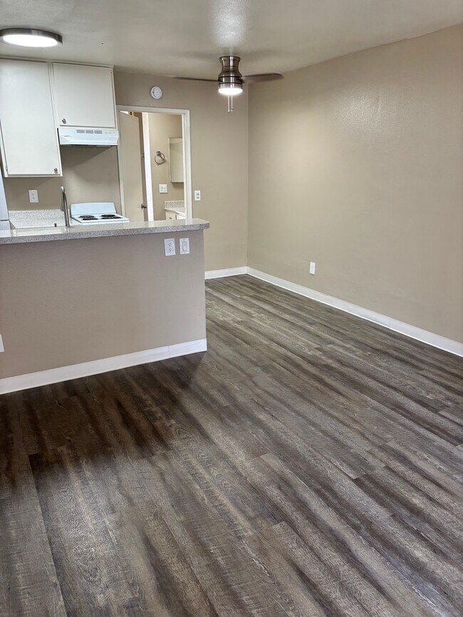 Foto del edificio - Park Yale Senior Apartments