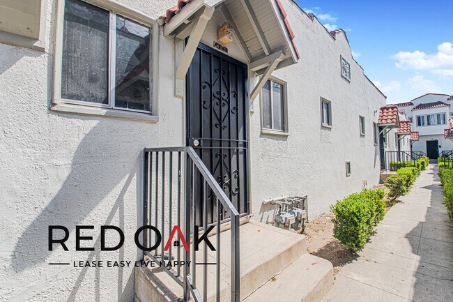 Building Photo - 424 E 20th St