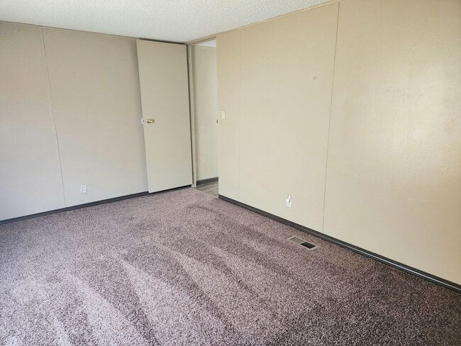 Building Photo - 1310 N Avenue J