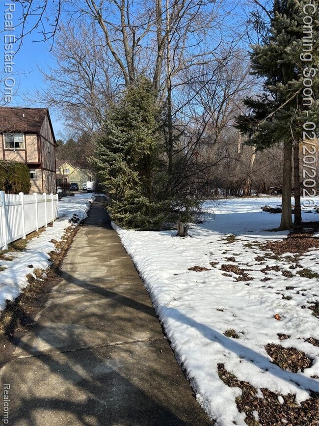 Building Photo - 2663 Parasol Dr