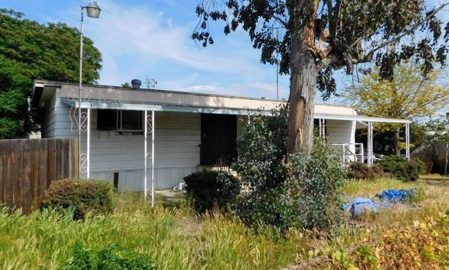 Building Photo - 449 Altura Dr