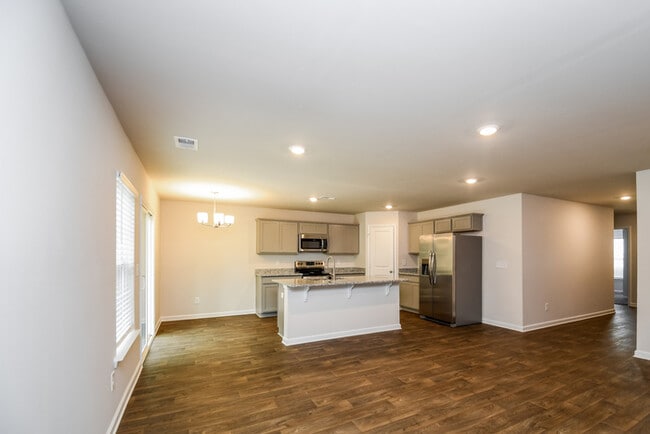 Building Photo - 302 Crooked Pne Ct