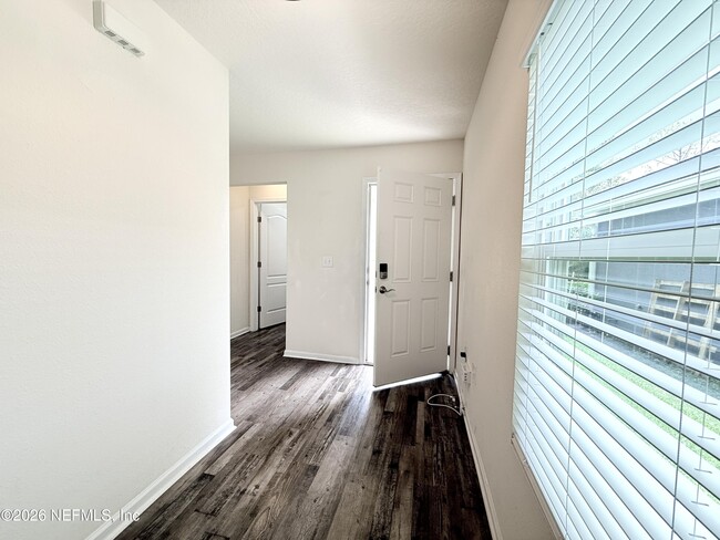 Foto del edificio - 7838 Meadow Walk Ln