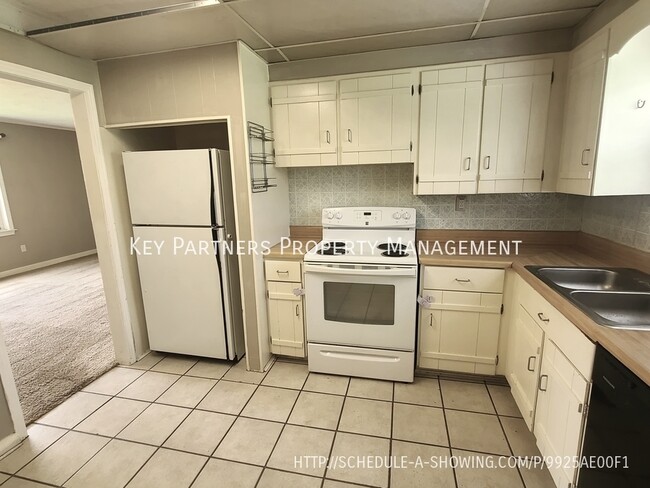 Building Photo - 7510 High Drive - Great 3 Bedroom Ranch!