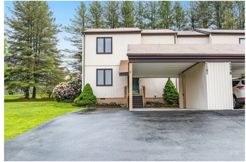 Primary Photo - 1181 Pebble Dr