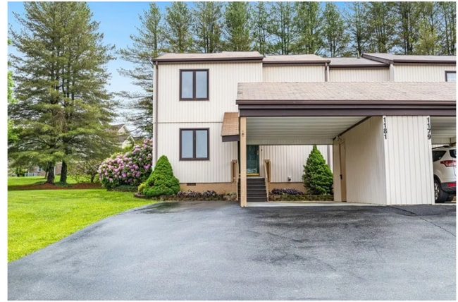 Building Photo - 1181 Pebble Dr