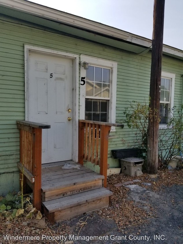 Primary Photo - 430 1st Ave NE