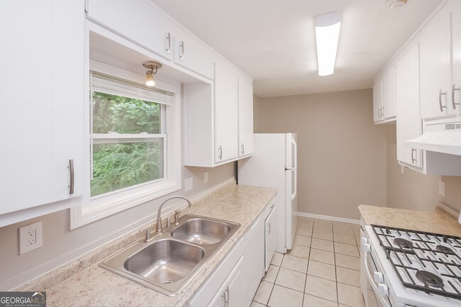 Building Photo - 1003 Salisbury Trail