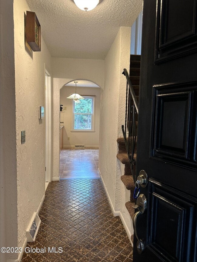 Building Photo - 156 Milner Ave